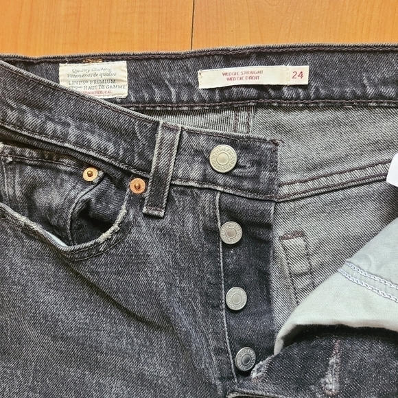 Levi's Wedgie Straight Jeans - Picture 5 of 14